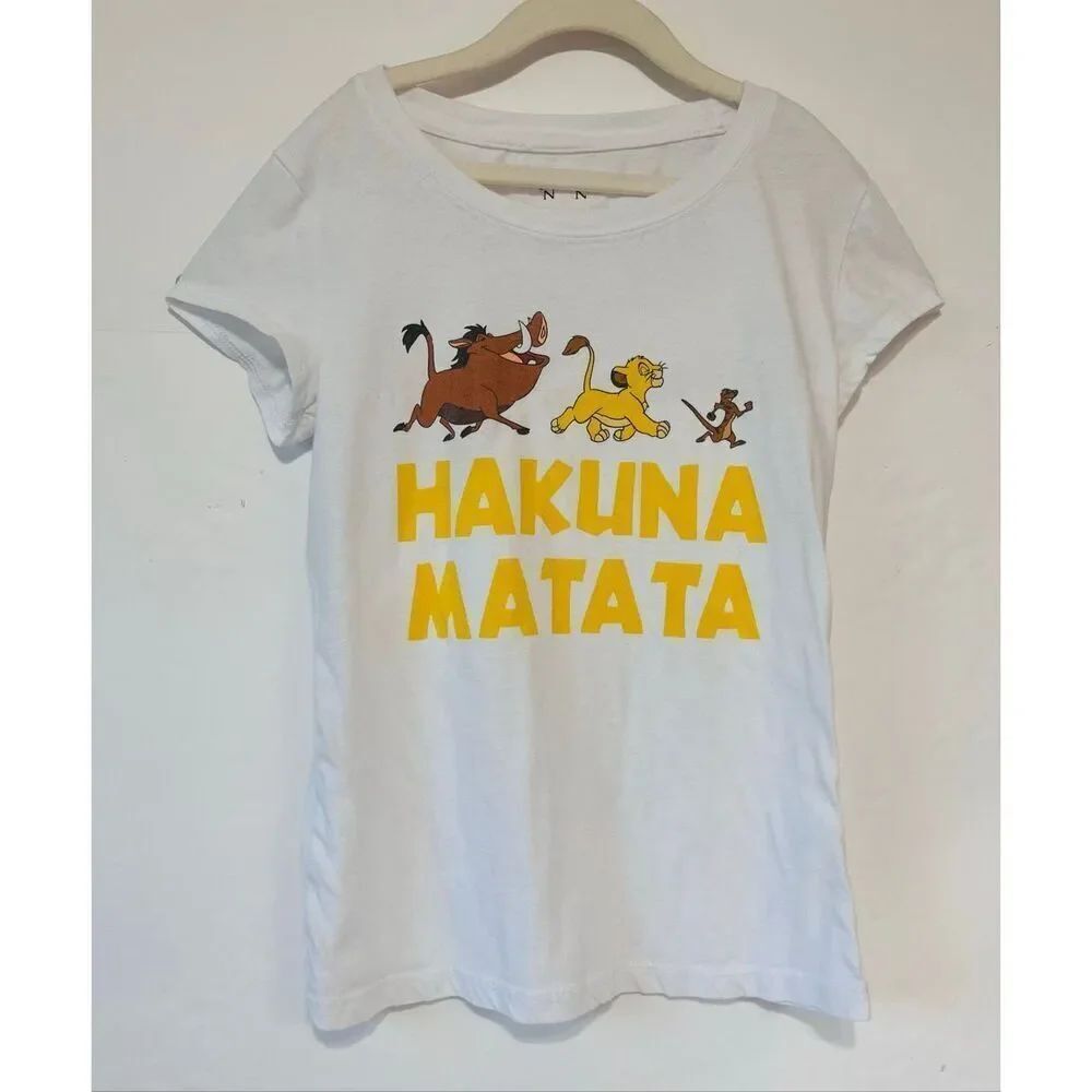 Disney Lion KingโHakuna Matata Tee Girls Size M